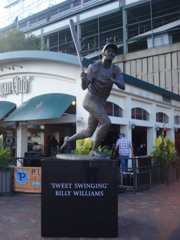 Wrigley Field Statues Photos - Wrigley Field News - Wrigley Field